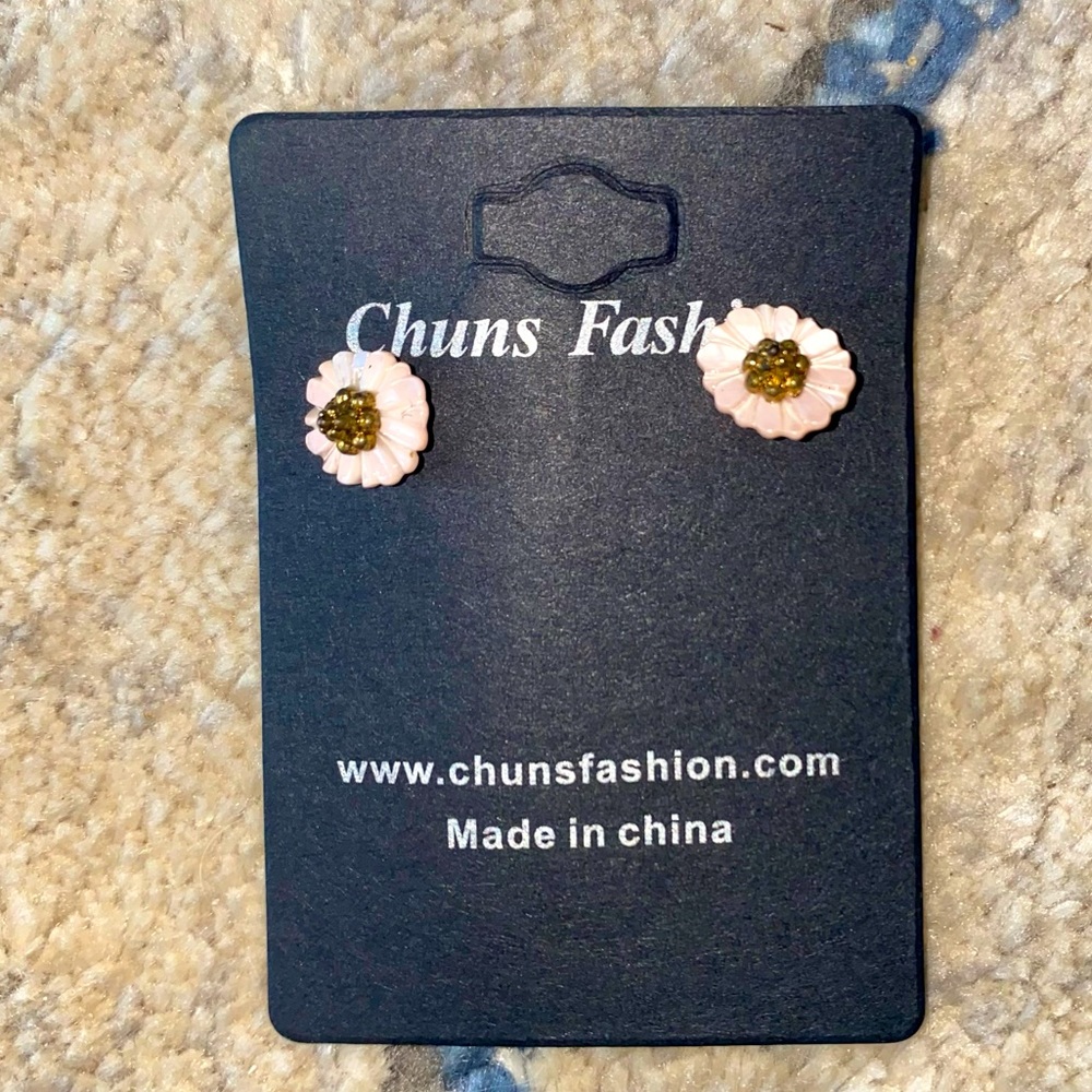 Chuns Fashion Dainty Flower Studs